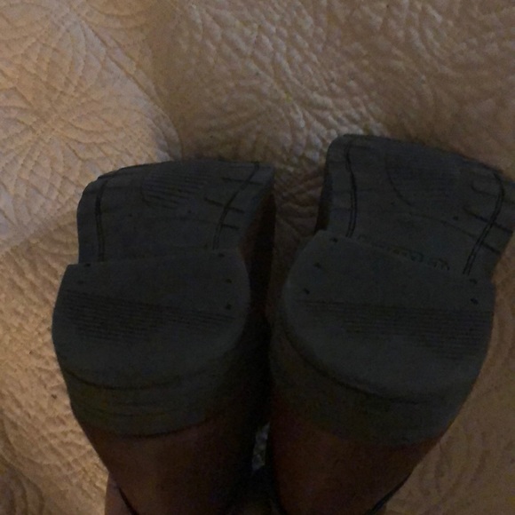 Boots - Picture 4 of 4